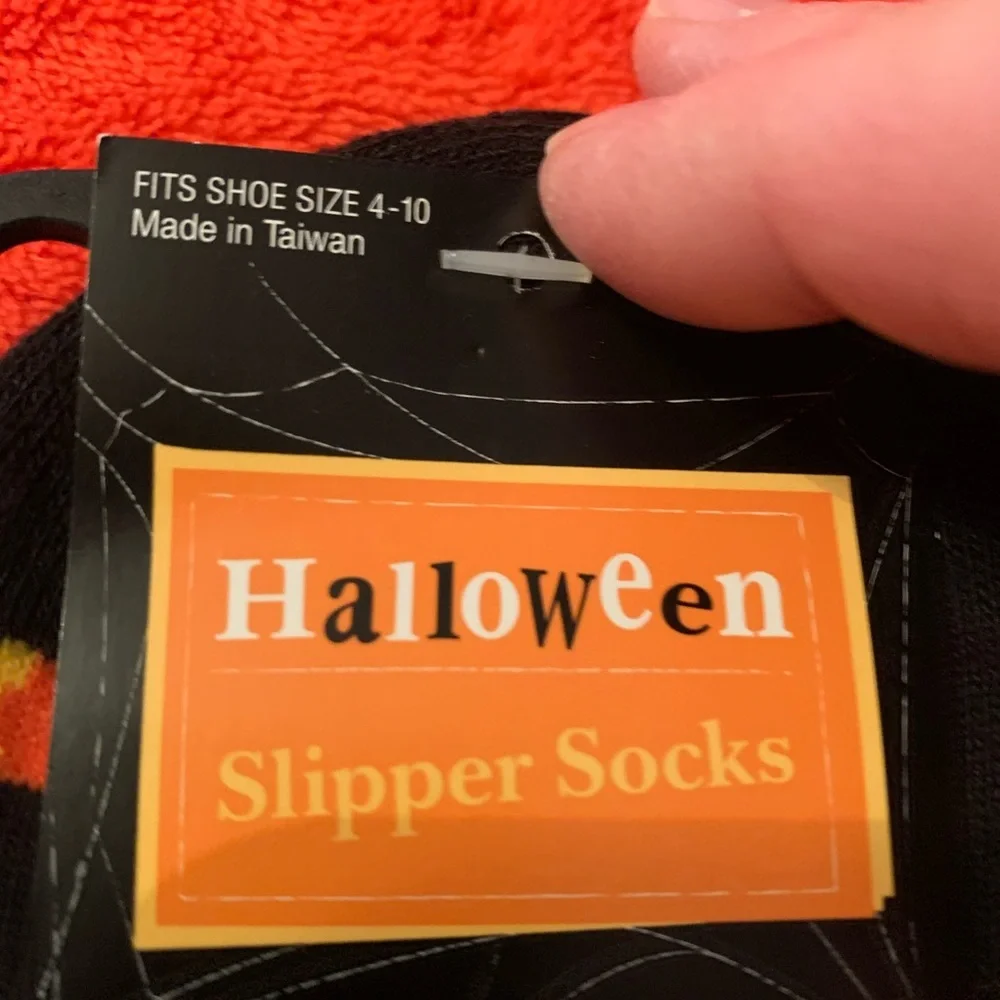 2 Pairs Halloween Socks, Fits Shoe Size 4-10